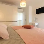 Villa Sunshine With Private Hydromassage Pool Near The