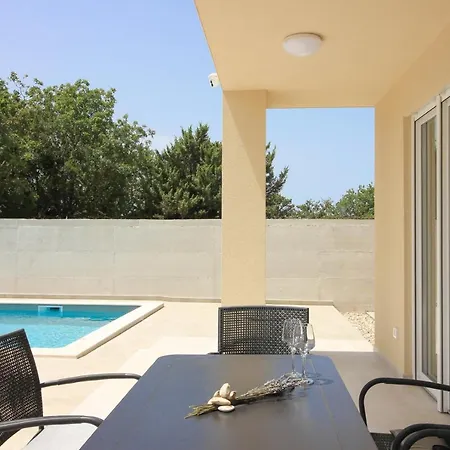 Sunshine With Private Hydromassage Pool Near The Villa *