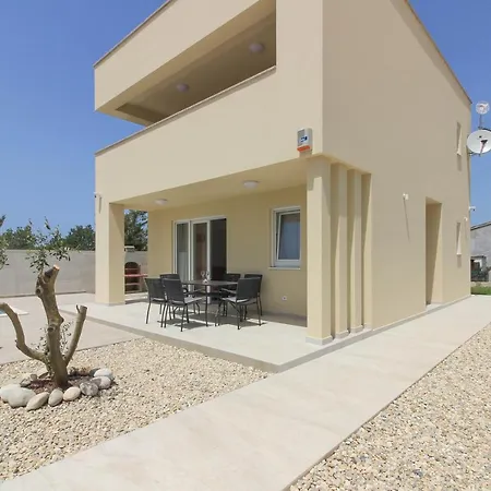 Sunshine With Private Hydromassage Pool Near The Villa *