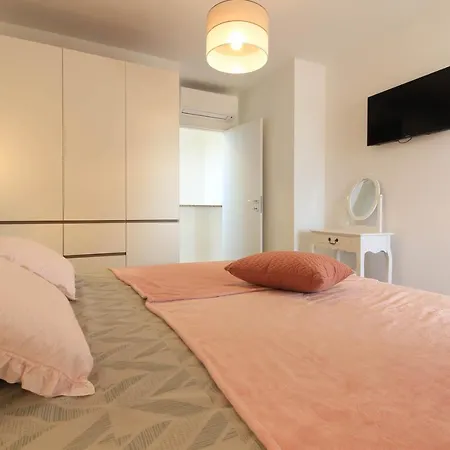 Villa Sunshine With Private Hydromassage Pool Near The