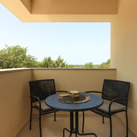 Villa Sunshine With Private Hydromassage Pool Near The Peroj